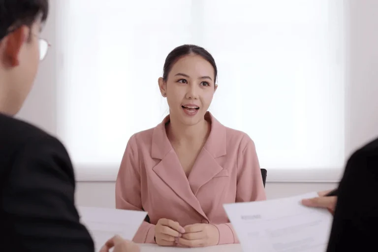 job applicant answering the interview question, "what is your work style"